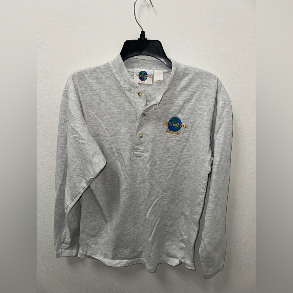 Universal Pictures Vintage Long Sleeved t-shirt. Size Medium